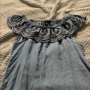 Pretty off the shoulder dress. Never worn!!